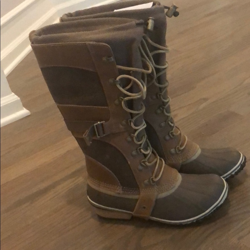 Brand New Never Worn Sorel Carley Boots Sz 7